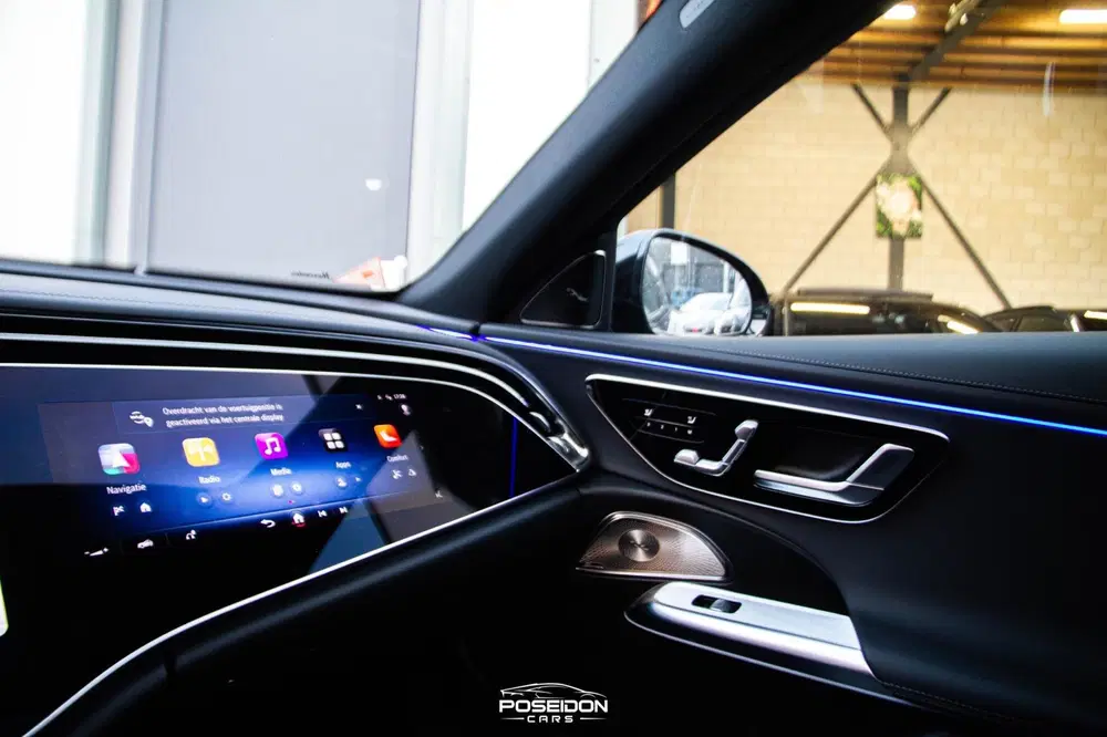 Mercedes-Benz E-Klasse 300 e 4MATIC AMG uit 2025, foto 15