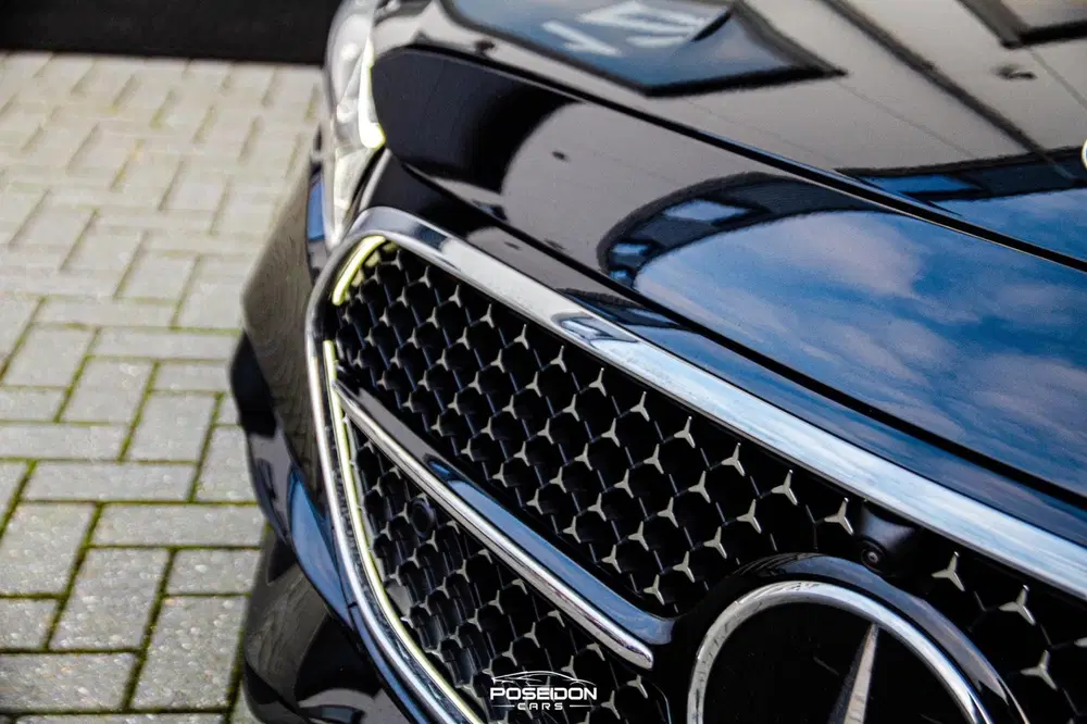Mercedes-Benz E-Klasse 300 e 4MATIC AMG uit 2025, foto 2
