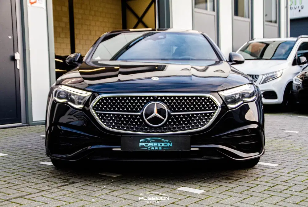 Mercedes-Benz E-Klasse 300 e 4MATIC AMG uit 2025, foto 3