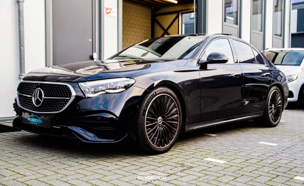 Mercedes-Benz E-Klasse 300 e 4MATIC AMG uit 2025, foto 4