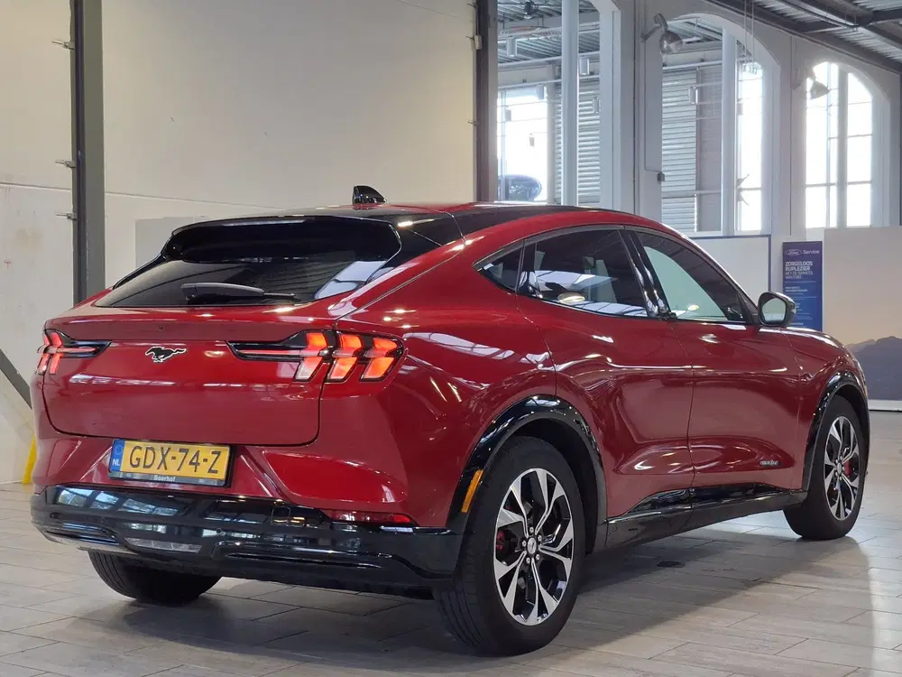 Ford Mustang Mach-E Extended Premium RWD 98 kWh uit 2024, foto 5