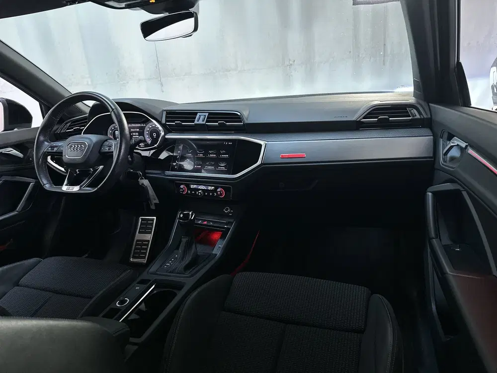 Audi Q3 35 TFSI S Line Virtual Cockpit Sfeerverlic uit 2020, foto 2