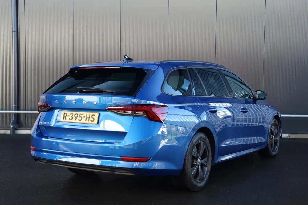 Skoda Octavia 1.0 TSI 110pk Sport Business Stoelverwar uit 2022, foto 13