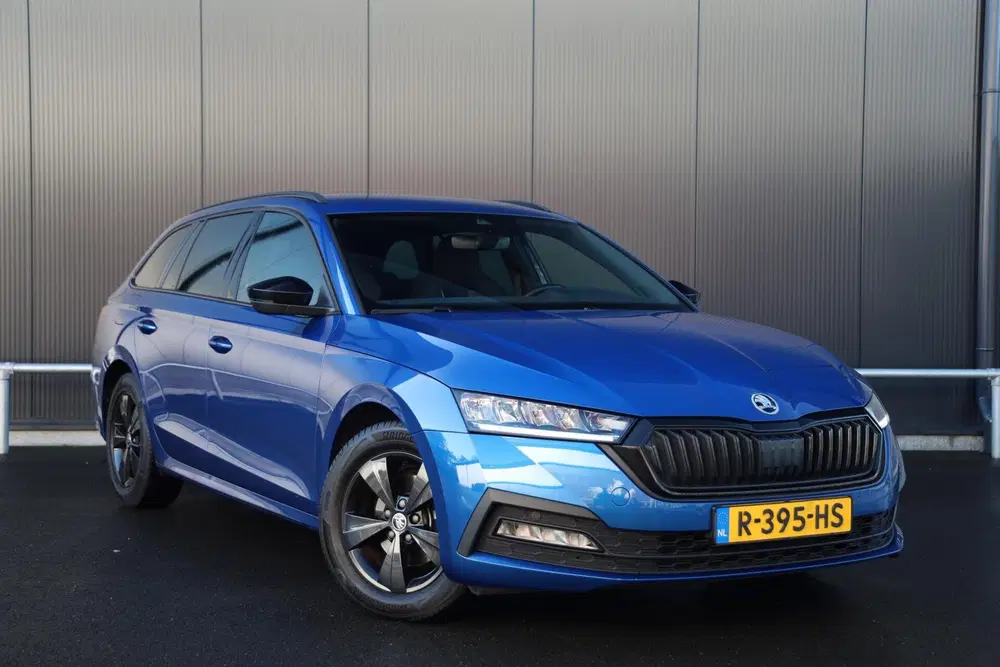 Skoda Octavia 1.0 TSI 110pk Sport Business Stoelverwar uit 2022, foto 14