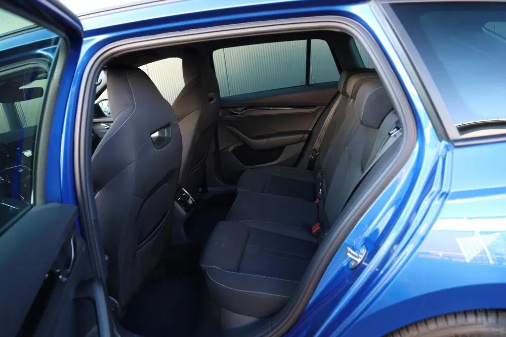 Skoda Octavia 1.0 TSI 110pk Sport Business Stoelverwar uit 2022, foto 5
