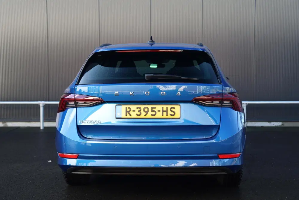 Skoda Octavia 1.0 TSI 110pk Sport Business Stoelverwar uit 2022, foto 8