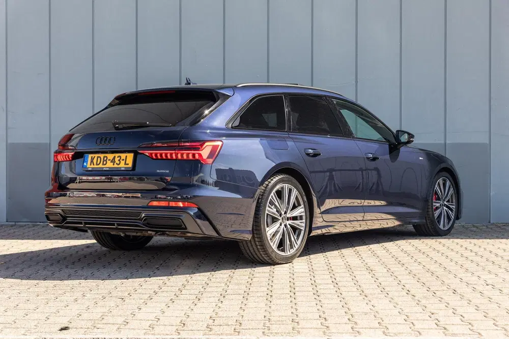 Audi A6 55 TFSIe 367pk quattro Pro Line S Competit uit 2022, foto 2