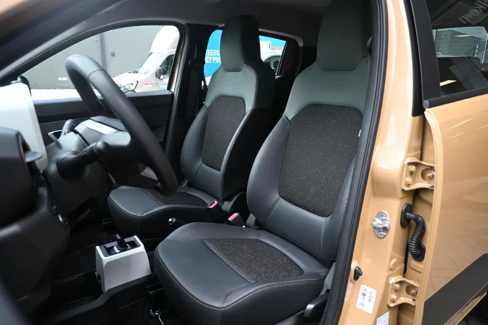 Dacia Spring Extreme 65 26.8 kWh uit 2024, foto 11