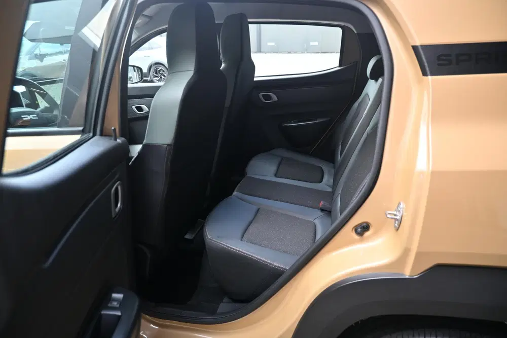 Dacia Spring Extreme 65 26.8 kWh uit 2024, foto 12