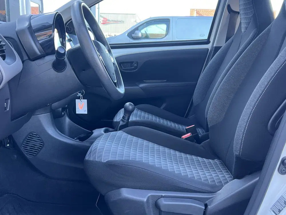 Peugeot 108 1.0 e-VTi 72 pk Active 5-drs Camera Airco uit 2022, foto 6
