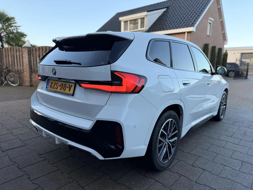 BMW iX1 xDrive30 M-Sport Pano uit 2025, foto 12