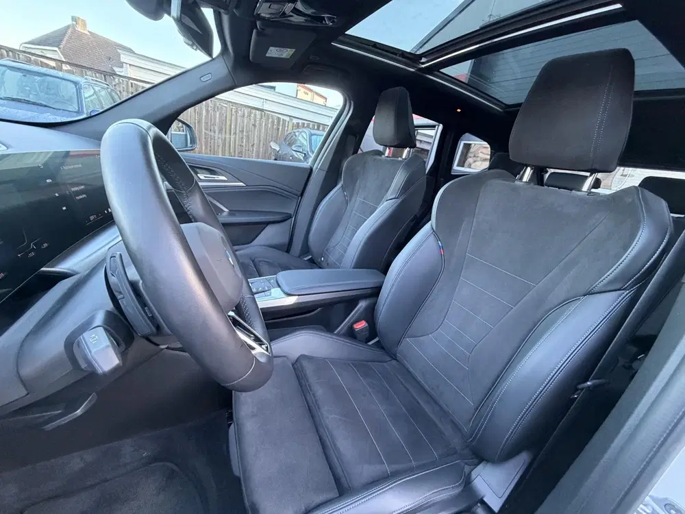 BMW iX1 xDrive30 M-Sport Pano uit 2025, foto 2
