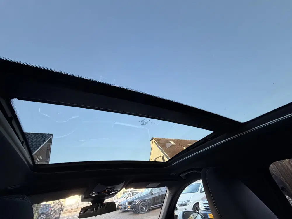 BMW iX1 xDrive30 M-Sport Pano uit 2025, foto 7