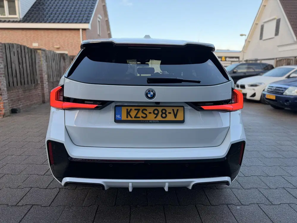 BMW iX1 xDrive30 M-Sport Pano uit 2025, foto 9