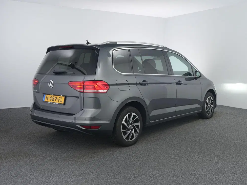 Volkswagen Touran 1.5 TSI Highline Business R 7p uit 2019, foto 2