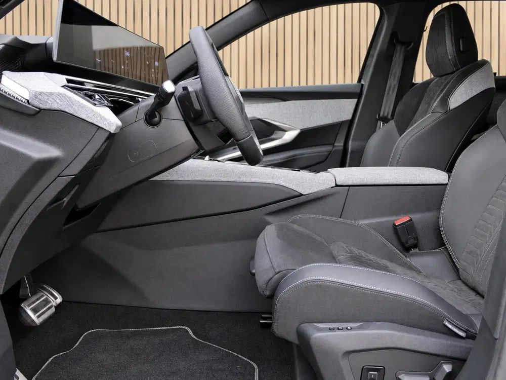 Peugeot 5008 1.2 Hybrid 136 GT 7p Automaat uit 2025, foto 13