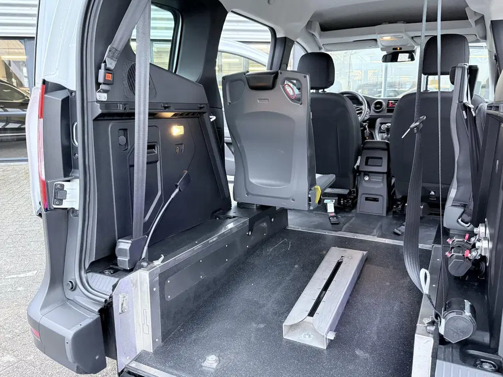 Mercedes-Benz Citan 113 L1 benzine Rolstoelauto uit 2024, foto 2
