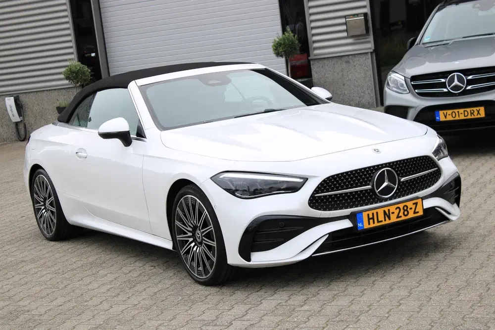 Mercedes-Benz CLE 200 AMG Cabrio Burmester uit 2024, foto 12