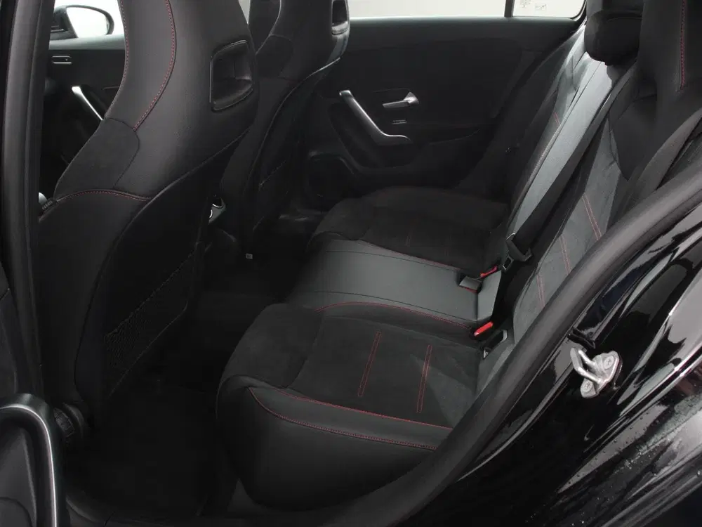 Mercedes-Benz A-Klasse 200 Automaat AMG Line Navigatie Clima uit 2022, foto 11