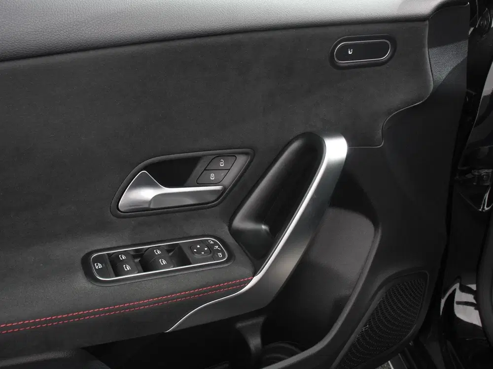 Mercedes-Benz A-Klasse 200 Automaat AMG Line Navigatie Clima uit 2022, foto 13