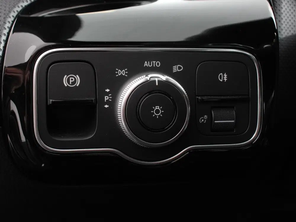 Mercedes-Benz A-Klasse 200 Automaat AMG Line Navigatie Clima uit 2022, foto 14