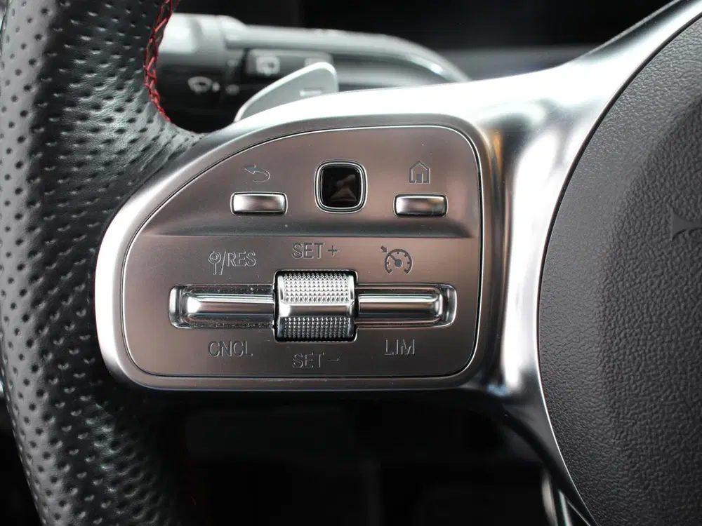 Mercedes-Benz A-Klasse 200 Automaat AMG Line Navigatie Clima uit 2022, foto 15