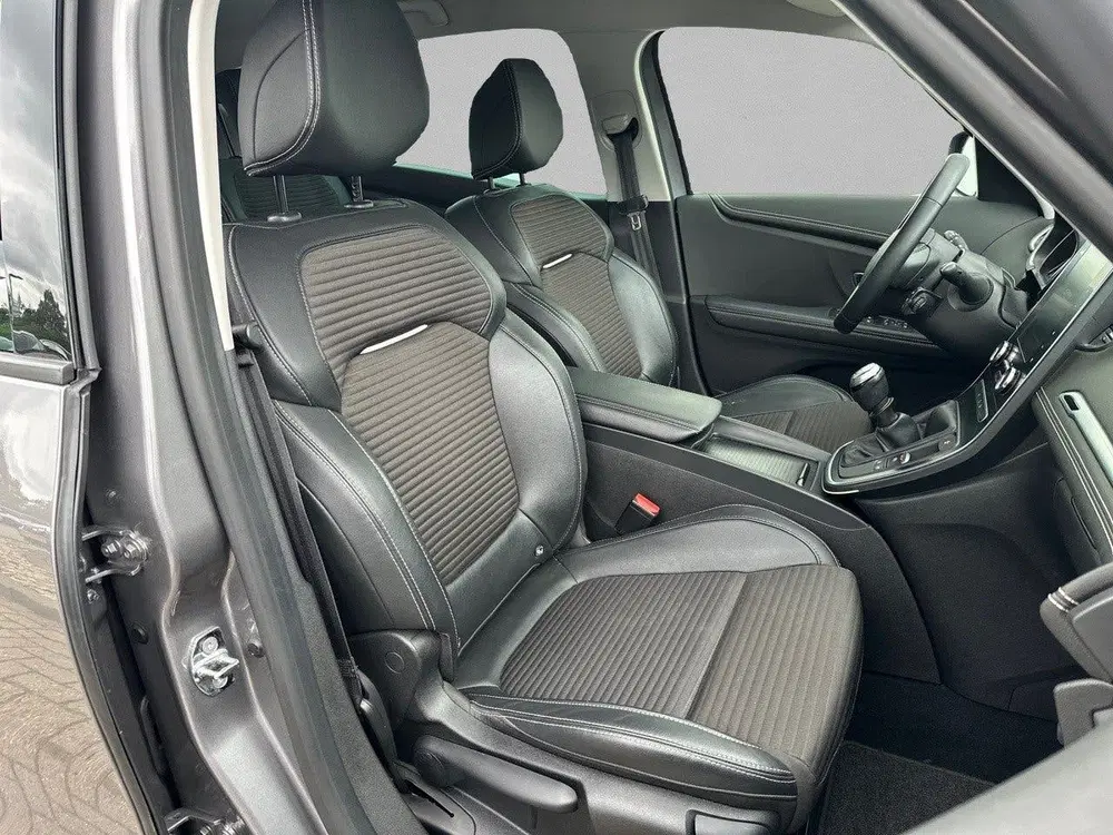 Renault Scenic Scénic 1.3 TCe Intens CAMERA uit 2019, foto 10