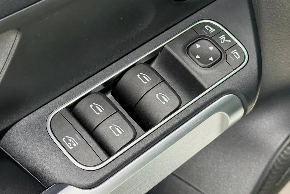 Mercedes-Benz EQB 300 4MATIC Luxury Line 67 kWh PANO BURMEST uit 2023, foto 9