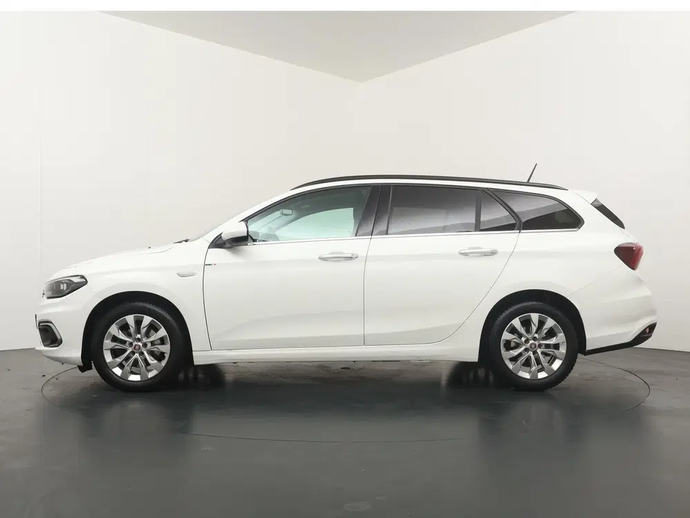 Fiat Tipo 1.4 T-Jet 16v Business Lusso uit 2019, foto 2