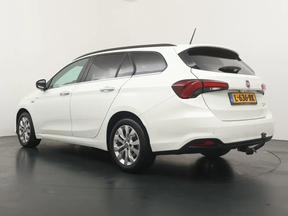 Fiat Tipo 1.4 T-Jet 16v Business Lusso uit 2019, foto 3