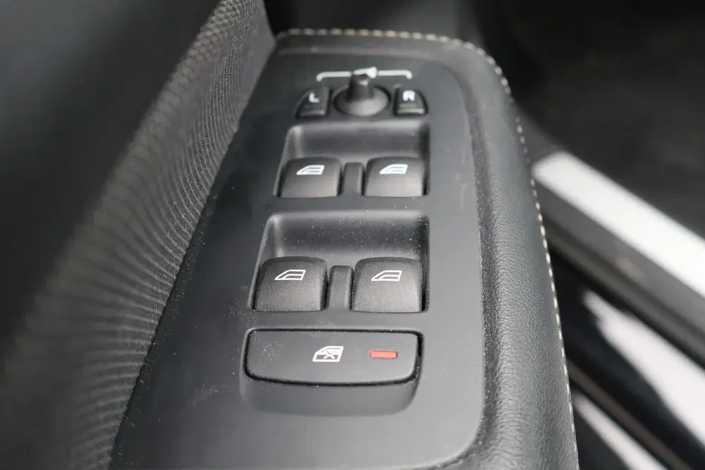 Volvo V60 2.0 T6 Recharge AWD R-Design uit 2022, foto 13