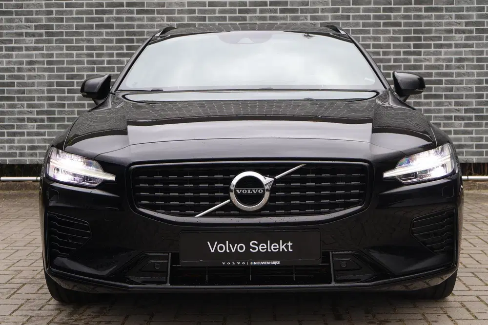Volvo V60 2.0 T6 Recharge AWD R-Design uit 2022, foto 3