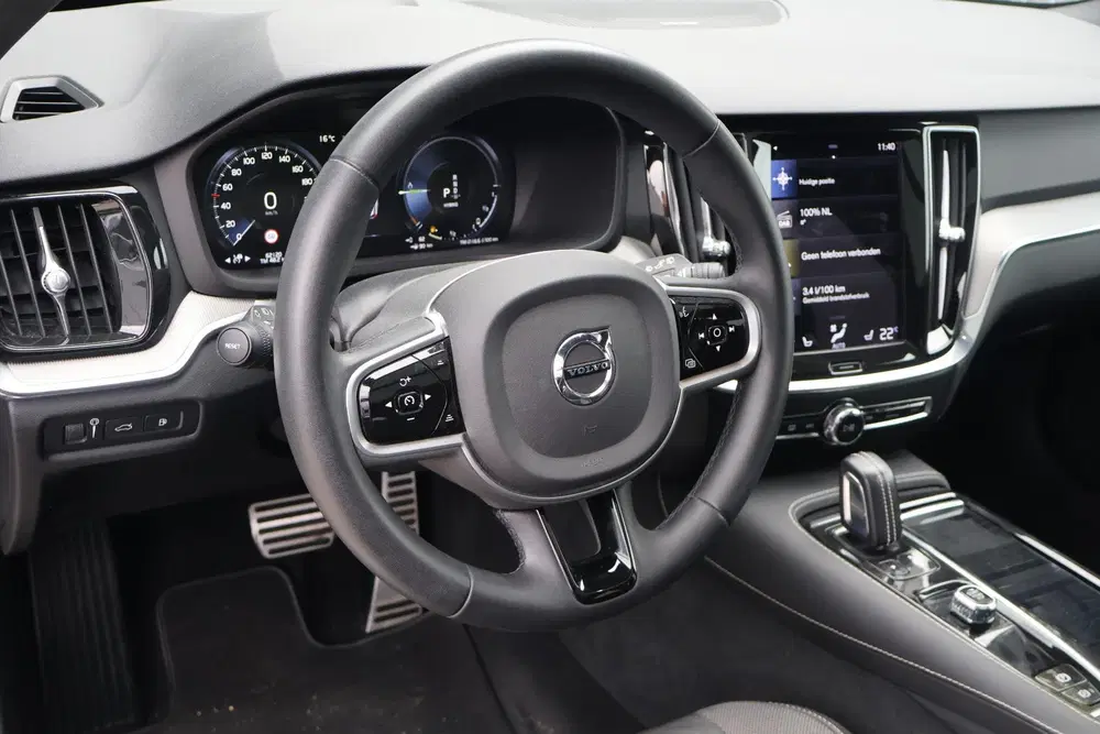 Volvo V60 2.0 T6 Recharge AWD R-Design uit 2022, foto 7