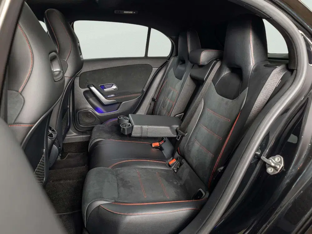 Mercedes-Benz A-Klasse 250 e Business Solution AMG uit 2022, foto 11