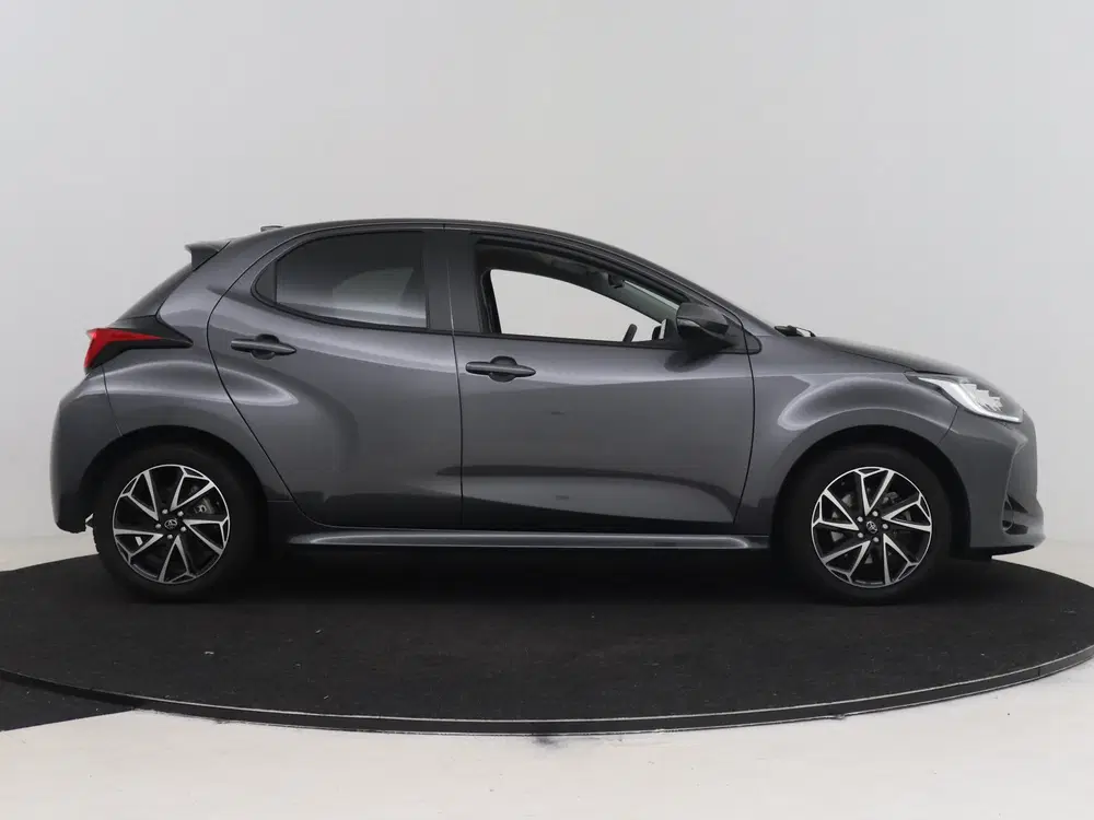 Toyota Yaris 1.5 Hybrid Dynamic Limited uit 2023, foto 12