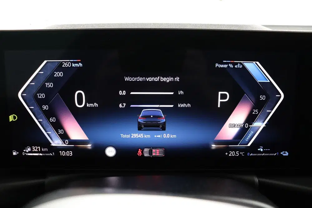BMW 3-serie 330e uit 2025, foto 10