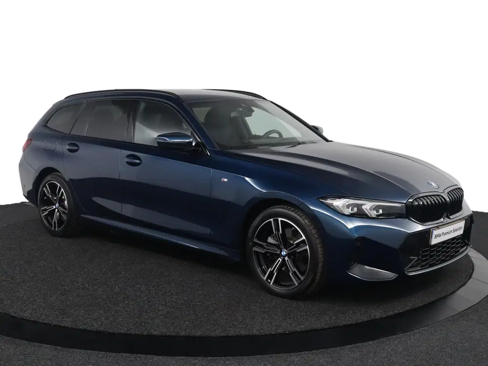 BMW 3-serie 330e uit 2025, foto 3