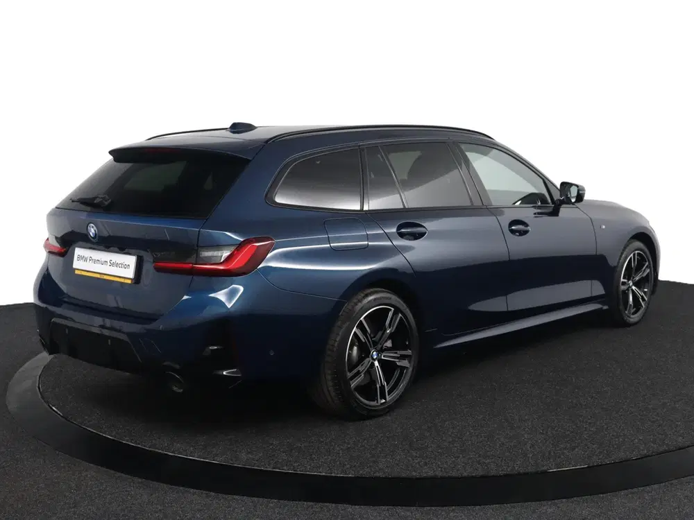 BMW 3-serie 330e uit 2025, foto 4