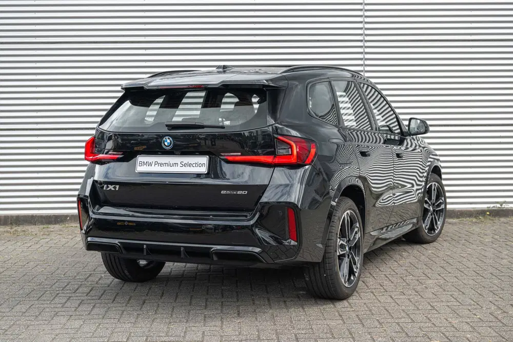 BMW iX1 eDrive20 M Sport uit 2025, foto 2
