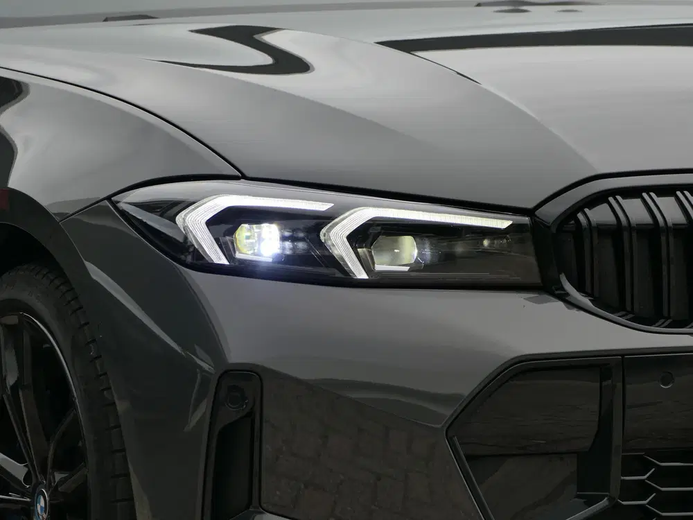 BMW 3-serie 320e M-Sport Pro Shadowline 19Inch uit 2024, foto 13