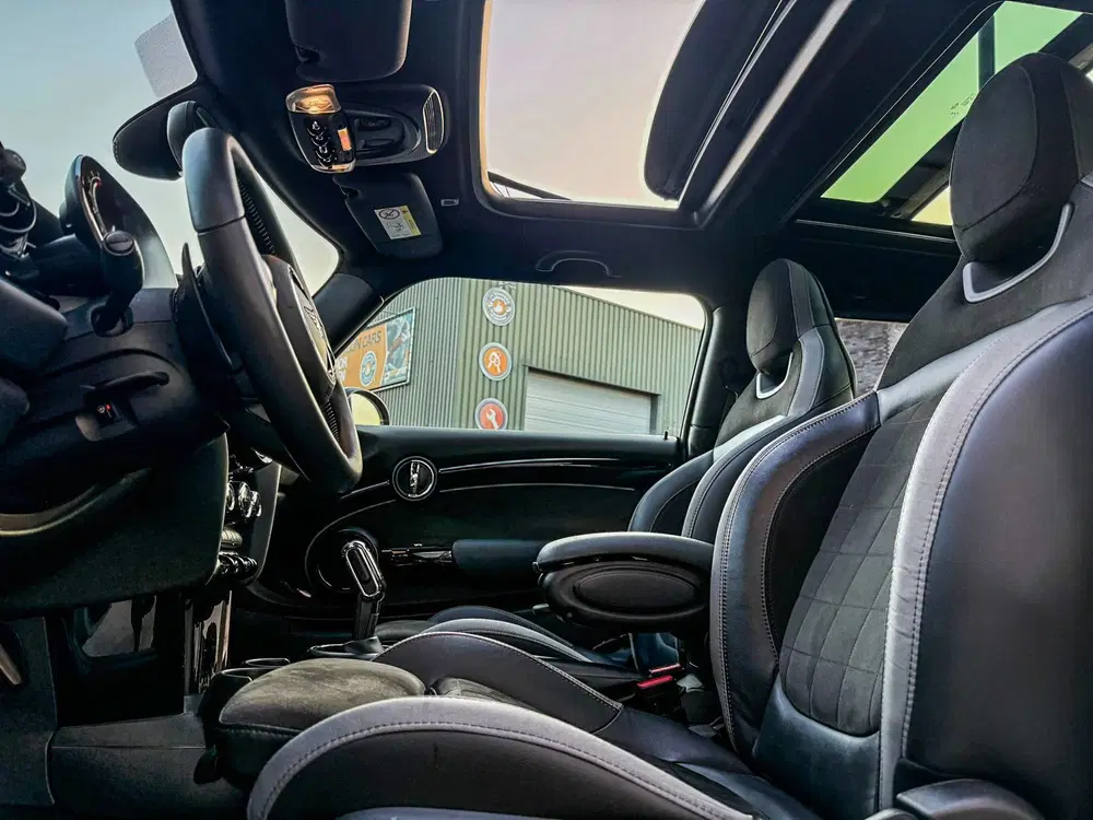 Mini John Cooper Works 2.0 Cooper S John Cooper Works F1 aut 178p uit 2022, foto 4