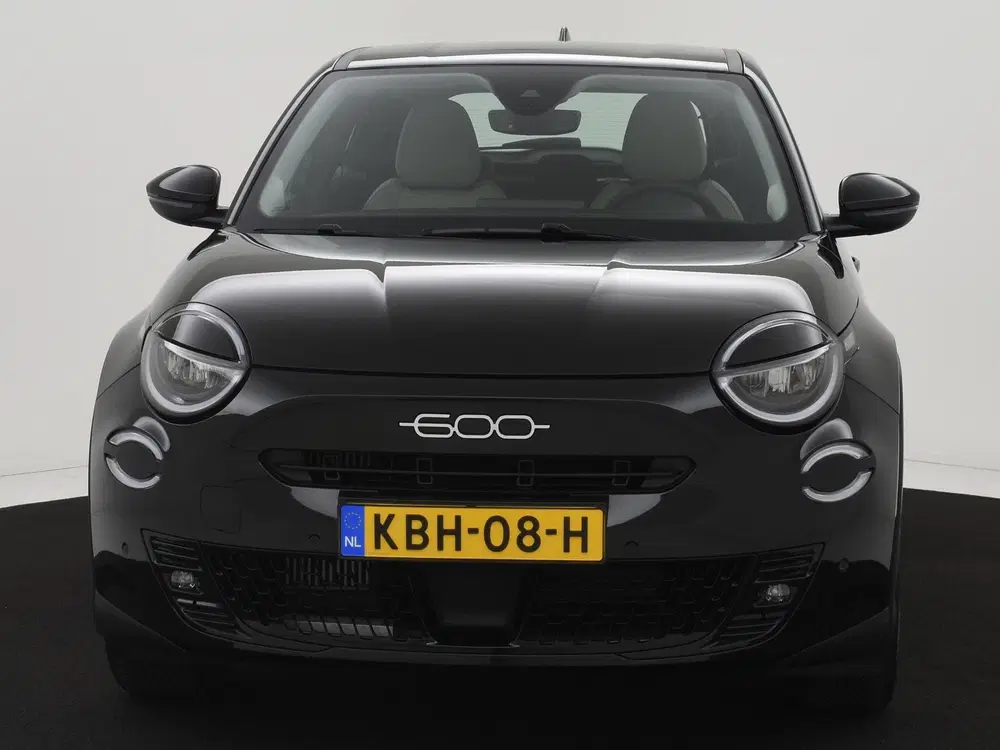 Fiat 600 1.2 Hybrid Urban BLIS uit 2024, foto 8