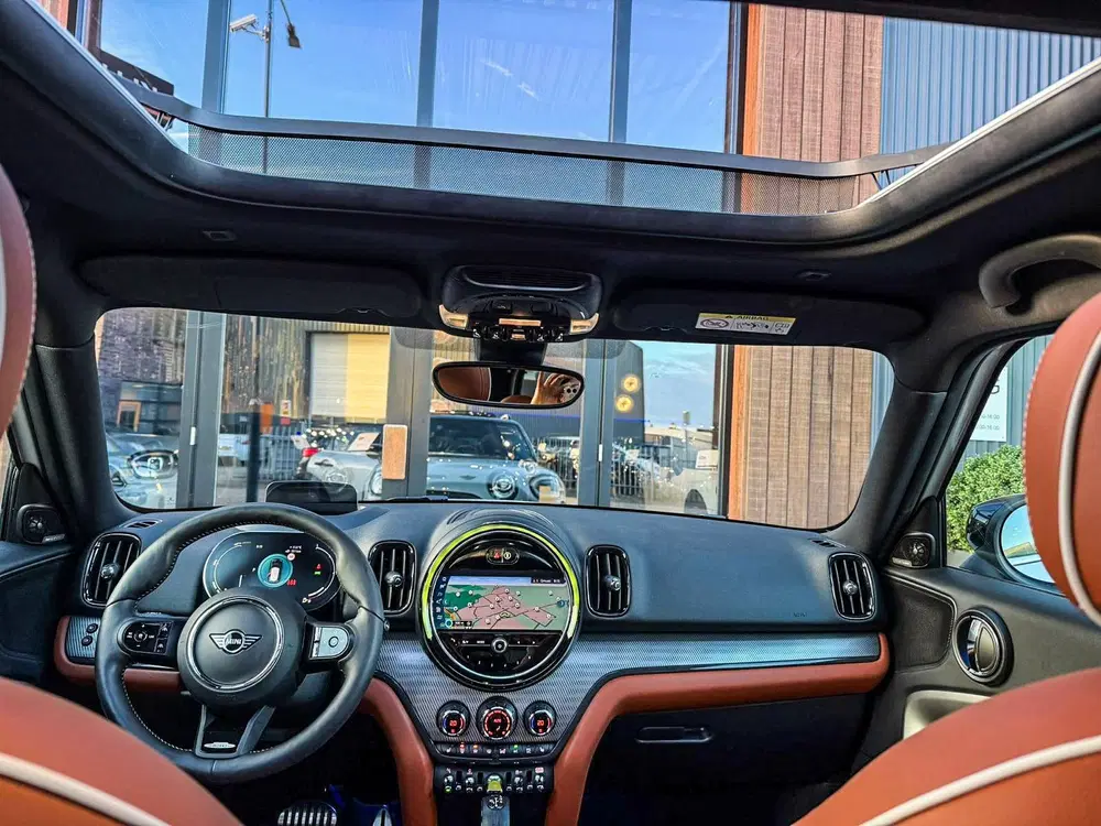 Mini Countryman Mini Countryman Cooper S E ALL4 John Coope uit 2021, foto 2