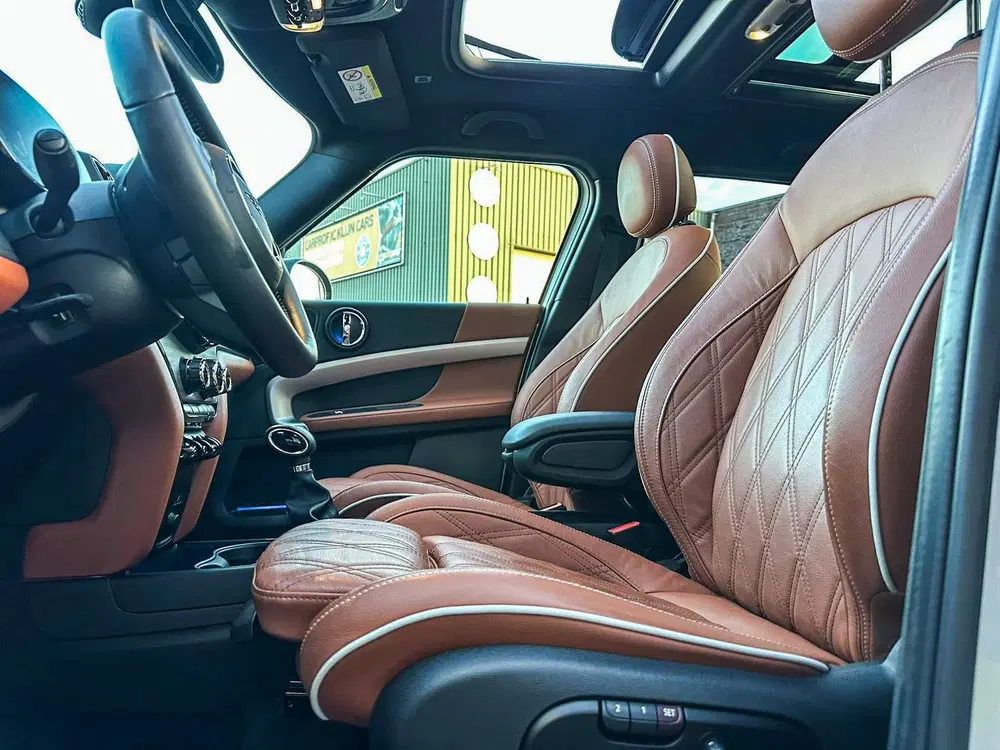 Mini Countryman Mini Countryman Cooper S E ALL4 John Coope uit 2021, foto 4
