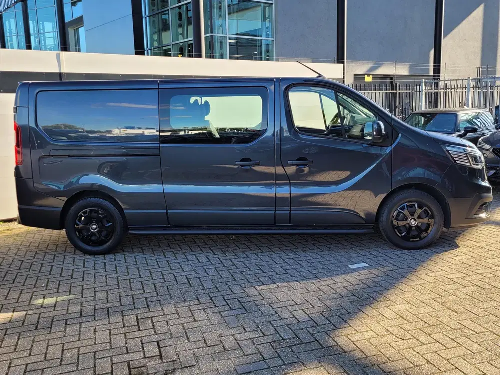 Renault Trafic 2.0 Blue dCi 150 L2H1 Black Edition uit 2024, foto 15