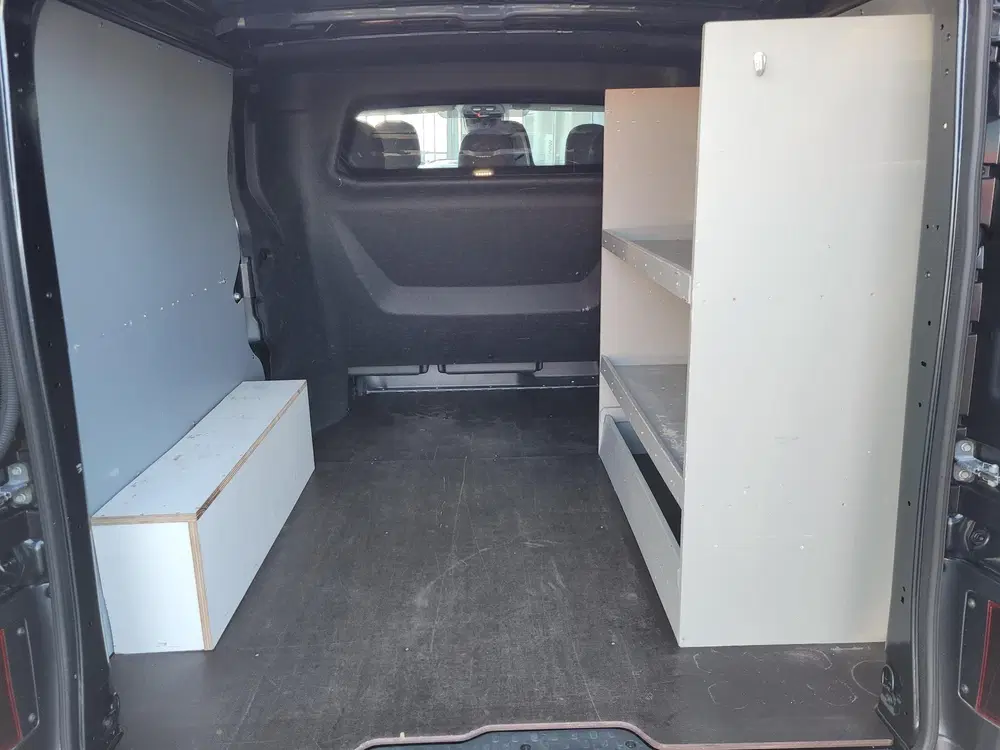 Renault Trafic 2.0 Blue dCi 150 L2H1 Black Edition uit 2024, foto 8