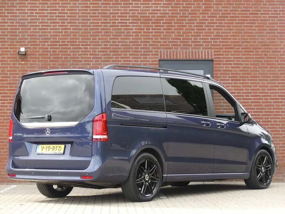 Mercedes-Benz V-Klasse 250d Lang AMG Dubbel Cabine LED uit 2024, foto 4