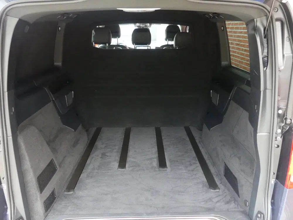 Mercedes-Benz V-Klasse 250d Lang AMG Dubbel Cabine LED uit 2024, foto 8