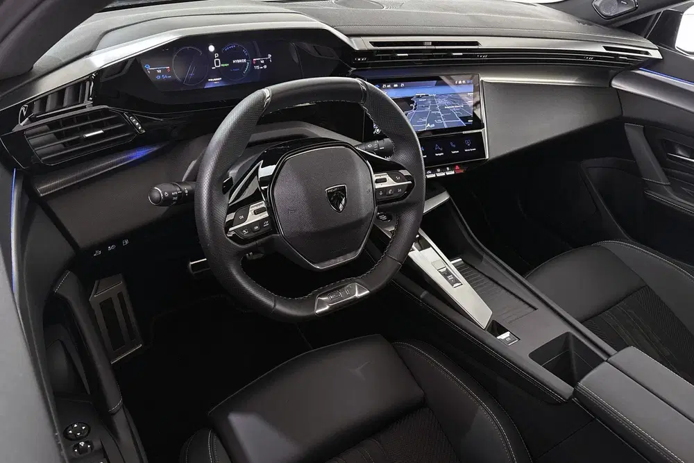 Peugeot 408 1.6 HYbrid 225 GT Pano FOCAL Massage 360 C uit 2024, foto 5