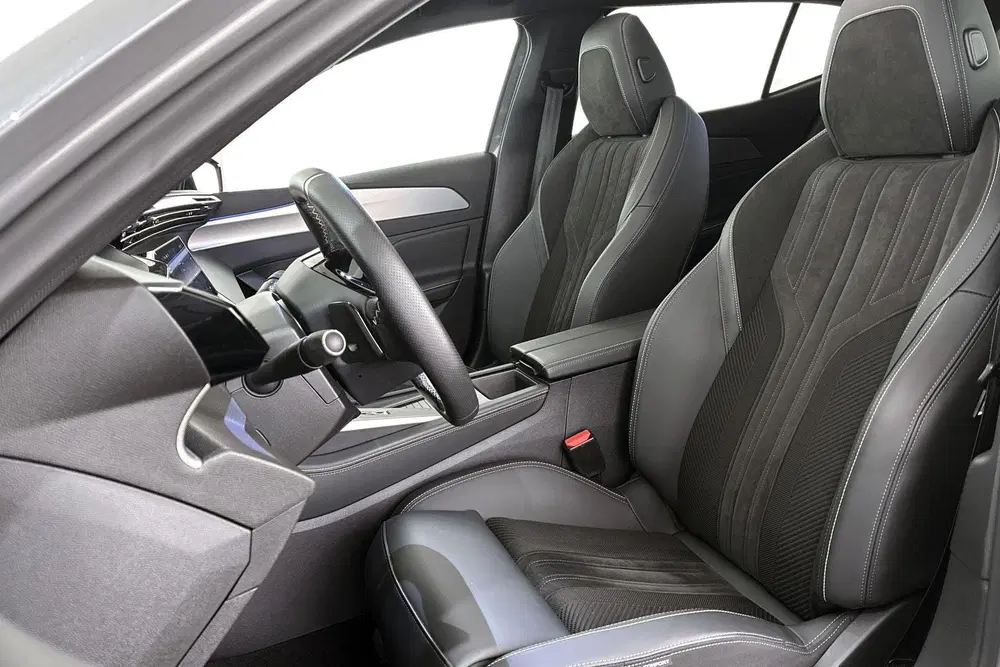 Peugeot 408 1.6 HYbrid 225 GT Pano FOCAL Massage 360 C uit 2024, foto 6